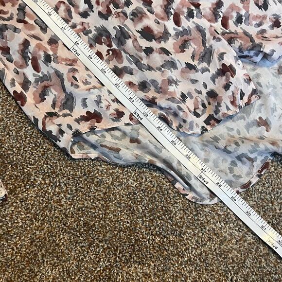 Bella Dahl Brown/Tan Animal Print High/Low Women's Button Down.  Size Small - Picture 5 of 7